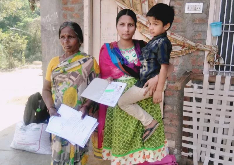 Wife Silent Protest In Front of Husband House - Sakshi