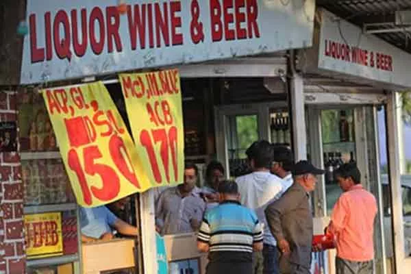 Uttar Pradesh Assembly passes bill for death penalty to hooch traders - Sakshi