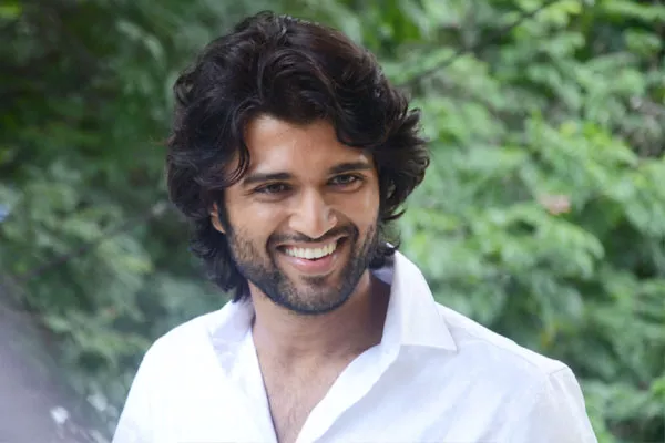 vijay devarakonda will acts in kollywood - Sakshi