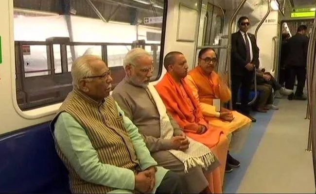  PM Narendra Modi Rides Delhi Metro - Sakshi