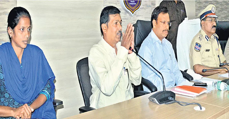 135 maoists in Telngana says DGP - Sakshi