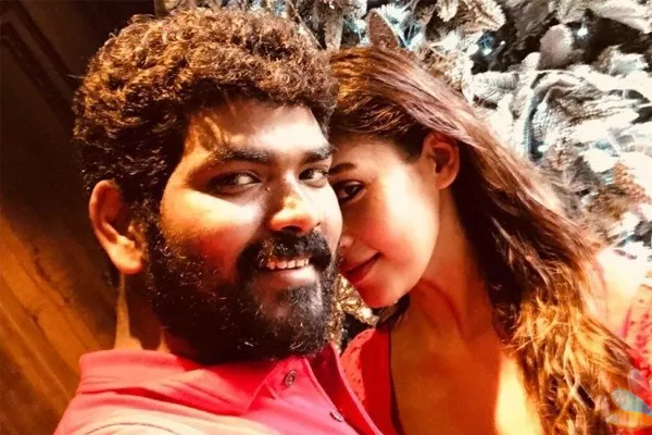 nayanthara celebrates christmas with vignesh shivan - Sakshi