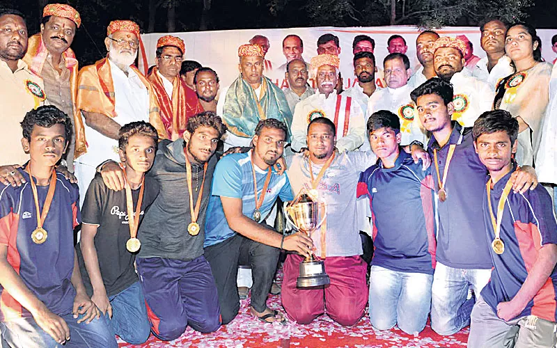 risala bazar team won volleyball title - Sakshi