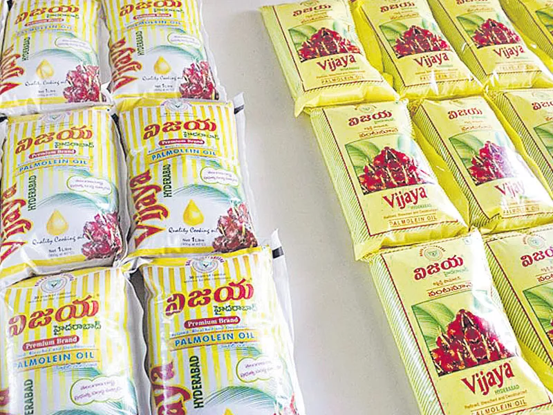 Vijaya oil packs with 755 grams only - Sakshi