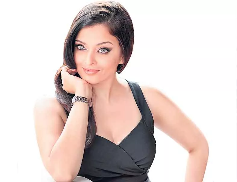 In Raat Aur Din remake, Aishwarya Rai Bachchan to play a woman with multiple personality disorder? - Sakshi