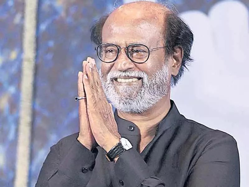 Rajinikanth’s political entry: Superstar gives fans further hope - Sakshi