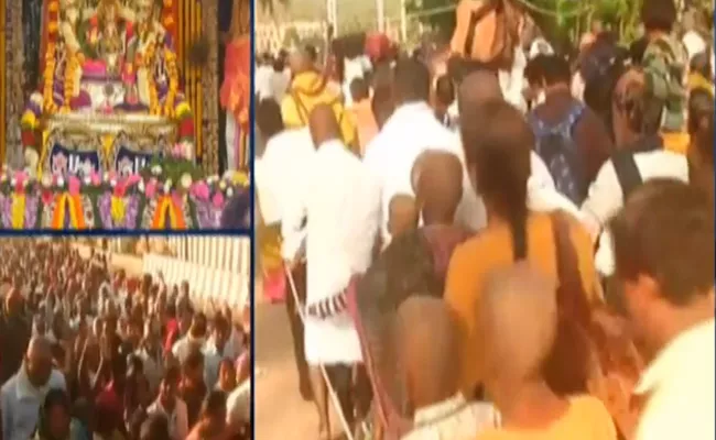 srivari vaikuntha dwara darshanam continues - Sakshi