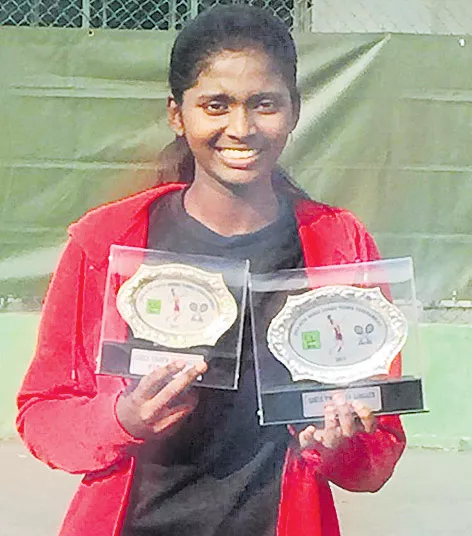 srujana wins under 14 tennis title - Sakshi