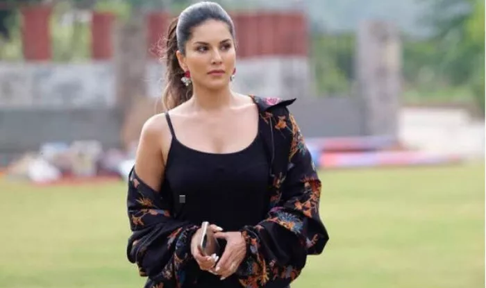  Sunny Leone To Make Her Tollywood Debut Through A War Period Drama - Sakshi