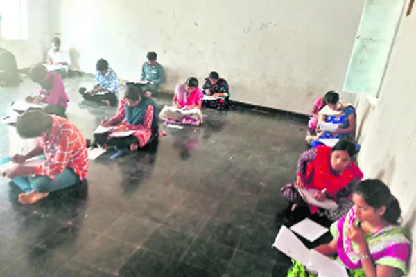 mass copying in Deed Colleges - Sakshi