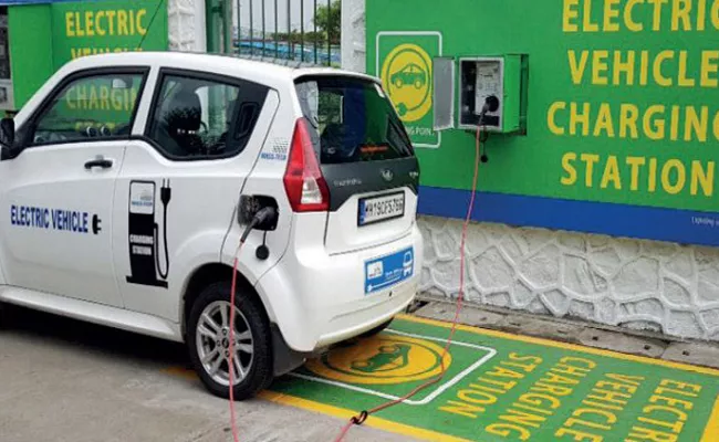 Karnataka govt new policy on making of electric vehicles - Sakshi