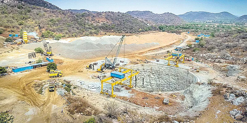 KCR wants to dedicate Kaleshwaram on T-day - Sakshi