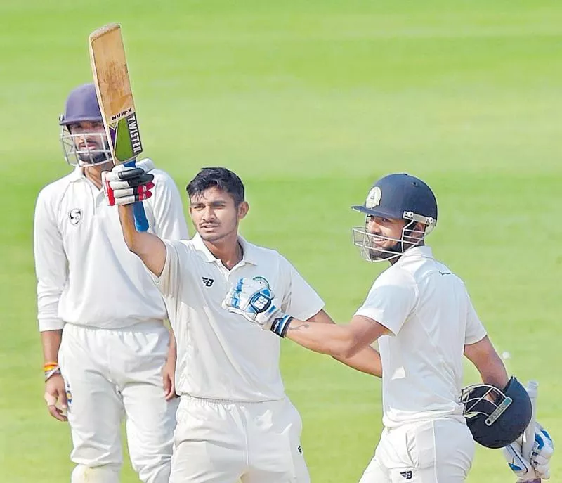 Ranji Trophy Final, Delhi vs Vidarbha in Indore: Vidarbha in Total Control - Sakshi