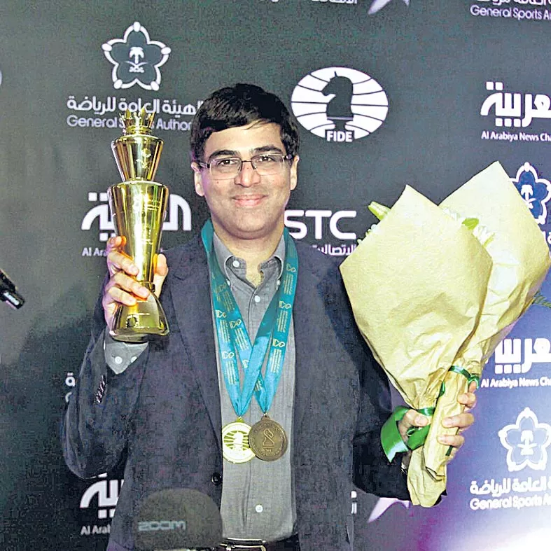 Viswanathan Anand wins bronze at World Blitz Chess Championship - Sakshi