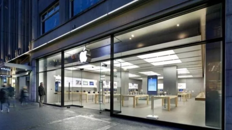 iPhone battery explodes at Zurich Apple store, one injured - Sakshi