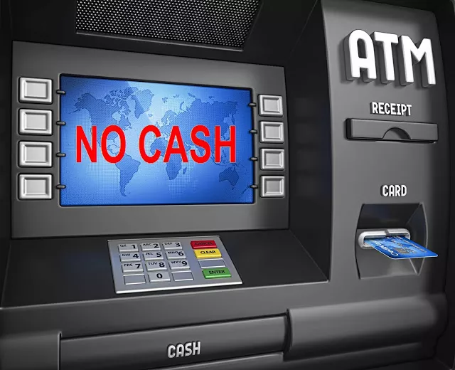 people face problems with no cash in atms in kurnool - Sakshi