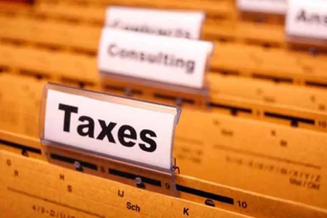 Salaried Class Shouldnt Be Paying Taxes : Bharatiya Mazdoor Sangh - Sakshi