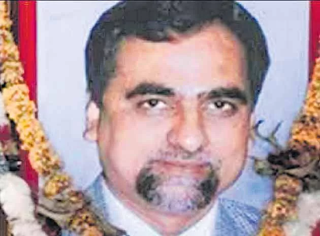 SC asks Maharashtra to file Loya’s autopsy report - Sakshi