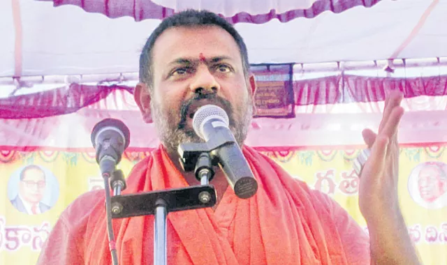 Swami Paripoornananda comments about Hindu temples - Sakshi