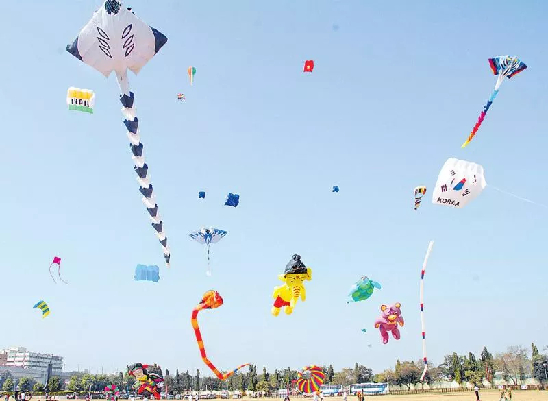 Kite Festival started in the city - Sakshi