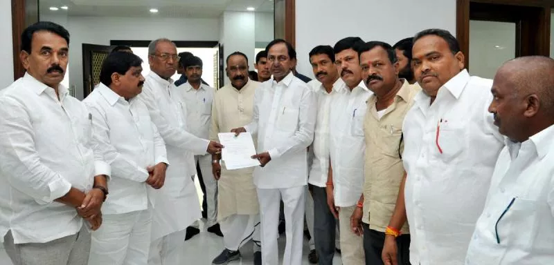 KCR sanctions bus depot, fire station and junior colleges for Kodangal - Sakshi