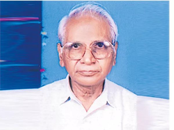 Professor Vakulabharanam Ramakrishna writes guest column - Sakshi