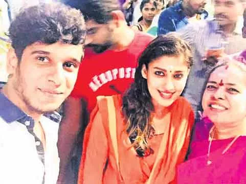 Vignesh Shivn and Nayanthara's temple visit - Sakshi