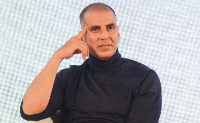 Akshay Kumar clears air on Shaved Head rumours - Sakshi