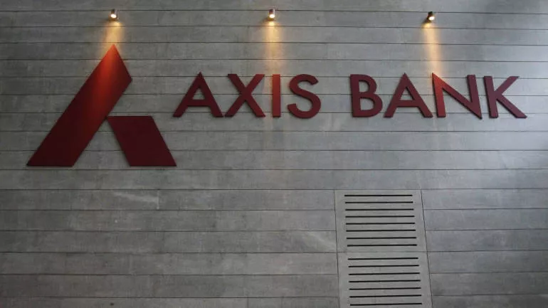 Axis Bank ups loan rates by 5 bps to counter margin pressure - Sakshi