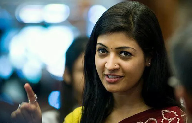 Not afraid of elections, says Alka Lamba - Sakshi