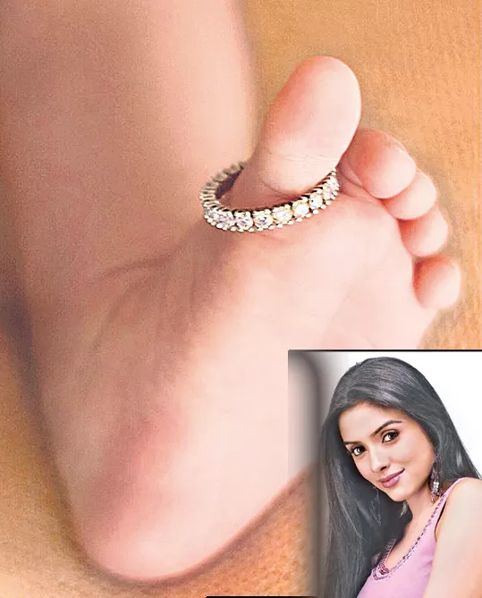 heroine asin post on her daughter pic - Sakshi