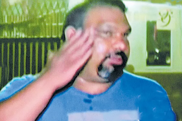 eggs attack on kathi mahesh - Sakshi