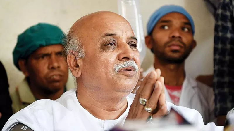 Pravin Togadia indulged in indiscipline - Sakshi