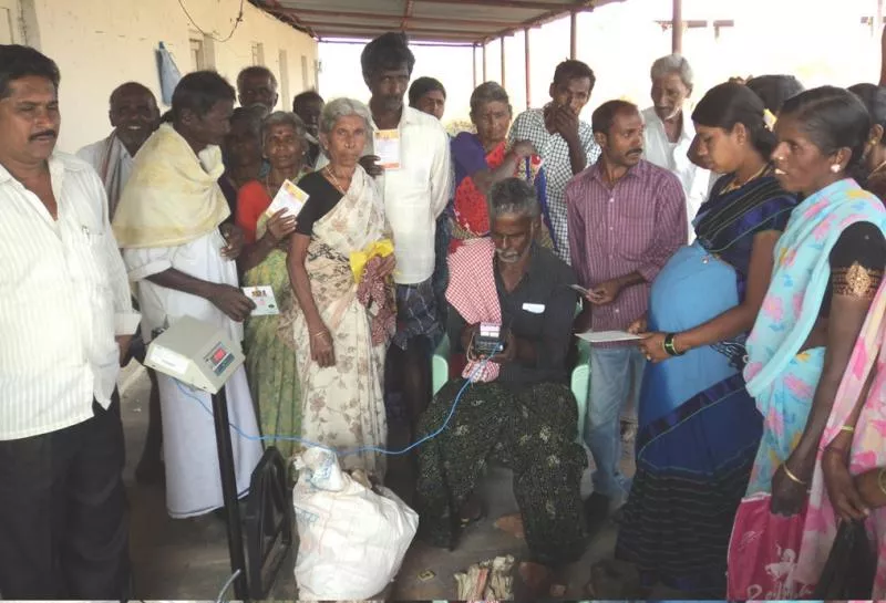 ration shop dealers facing problems with maintenance cost - Sakshi