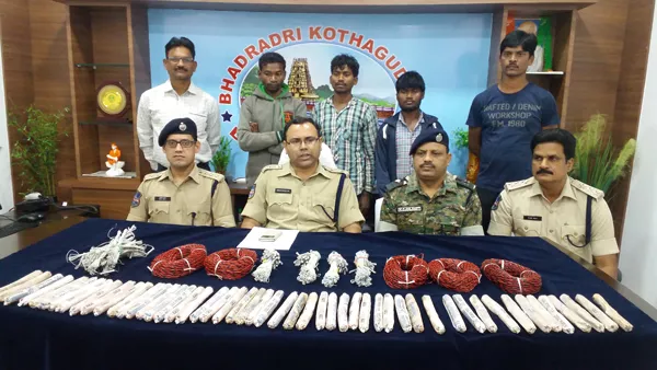 Three maoist couriers arrested in bhadradri - Sakshi