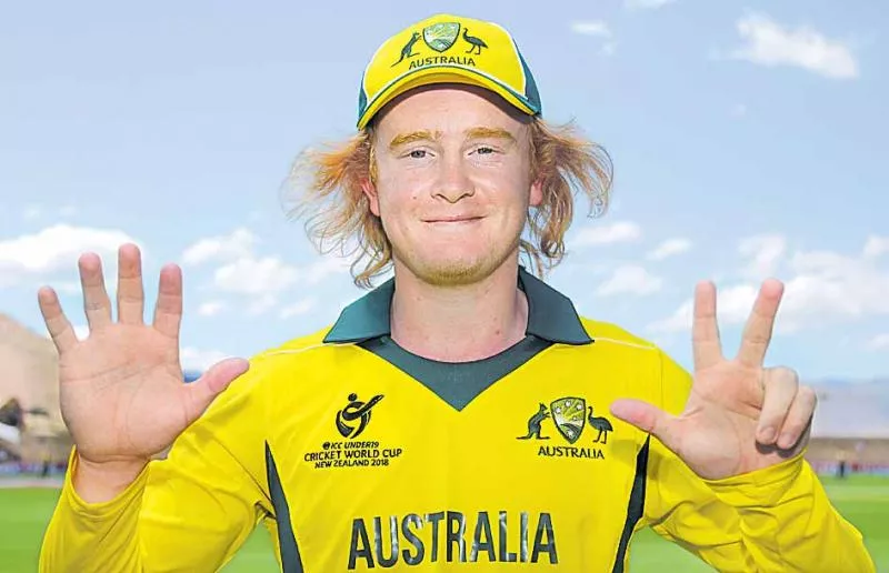 Aussie spinner who took 8 wickets for 35 runs - Sakshi