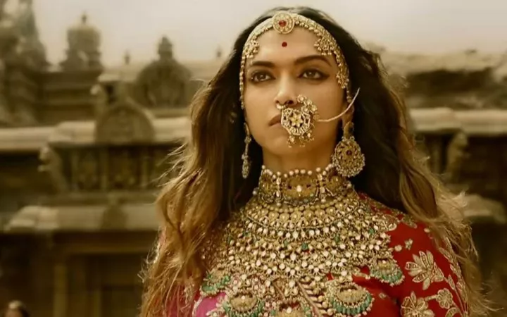 Padmaavat full movie leaked: Facebook page live streams Bhansali film - Sakshi