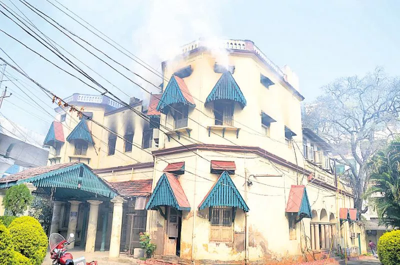  fire accident in khairtabad RTO office - Sakshi