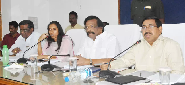 mlas sharing their sorrows to minister narayana - Sakshi