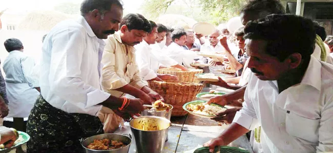 tdp leaders meat Feast on republic day - Sakshi