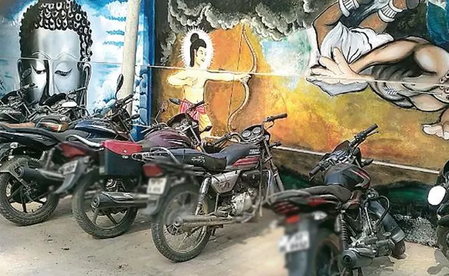 Gorakhpur District Court Wall God Paintings - Sakshi