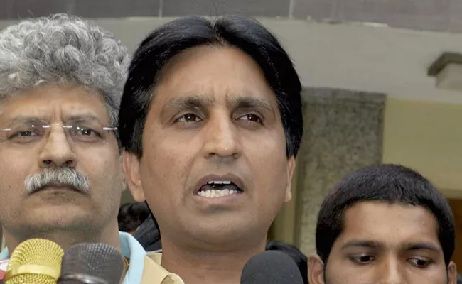 Kumar Vishwas Declares War On Arvind Kejriwal - Sakshi