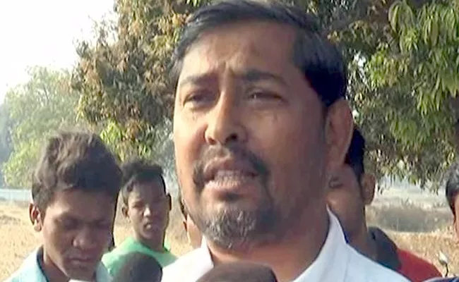 Orissa High Court disqualifies Congress MLA Jogesh Kumar Singh - Sakshi