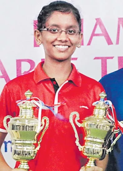 Akula Shrija won gold medal - Sakshi