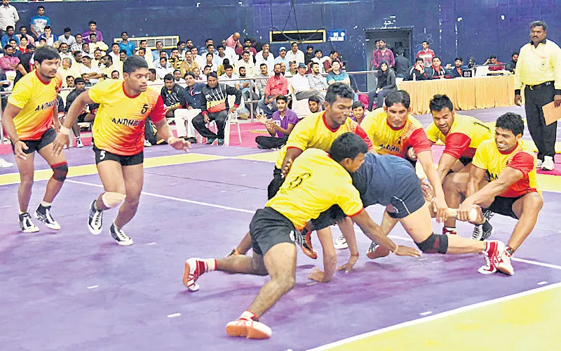 andhra teams defeated in national kabaddi championship quarter final - Sakshi