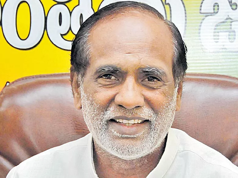 BJP Leader Dr Laxman Slams CM KCR - Sakshi