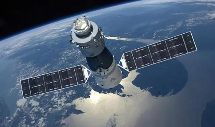 Chinese Space Station Falling Back to Earth - Sakshi