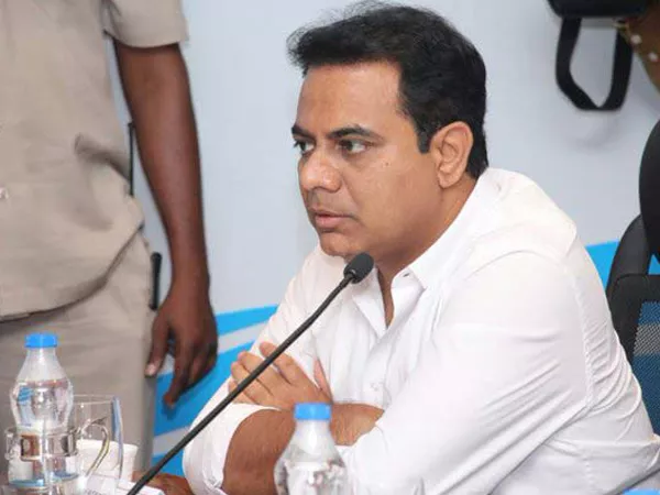  minister ktr on Rainwater pits in hyderabad - Sakshi