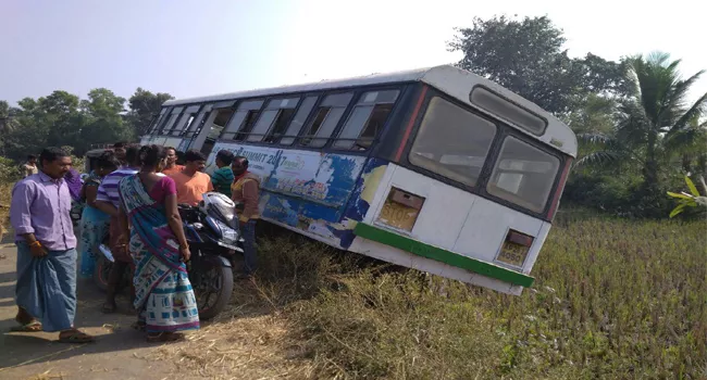 bus accident in srikakulam kanchili - Sakshi