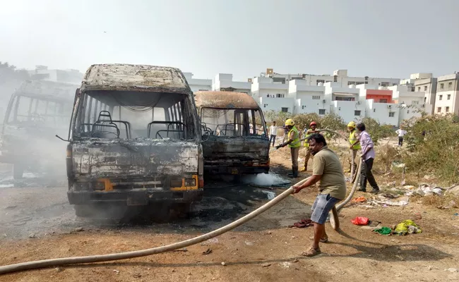 fire accident-3 buses smash - Sakshi